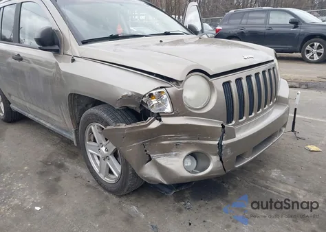 2007 Jeep Compass Sport z USA, uszkodzony, nr VIN 1J8FT47W07D180756